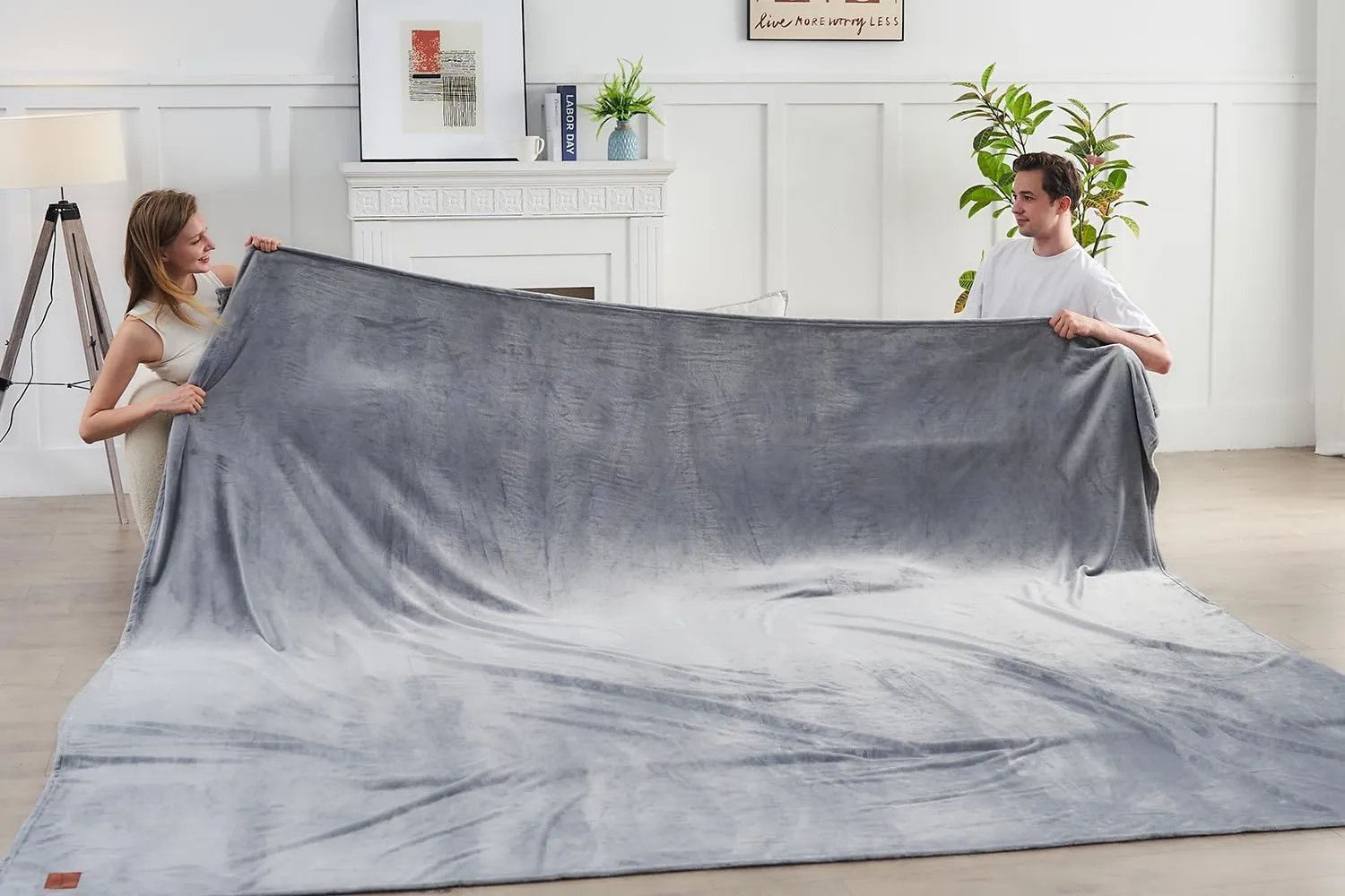 Commollis Oversized King Fleece Blanket 120"x120" (10'x10') - Giant Flannel Throw Blanket for Bed, Couch, Camping & Travel - Soft, Warm, Family-Sized Blanket for Indoor & Outdoor Use