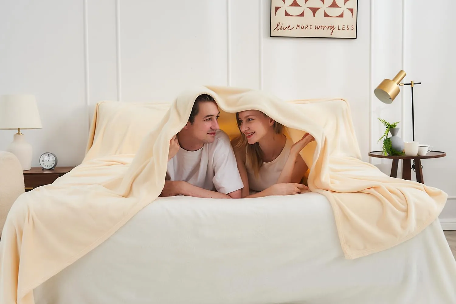 Commollis Oversized King Fleece Blanket 120"x120" (10'x10') - Giant Flannel Throw Blanket for Bed, Couch, Camping & Travel - Soft, Warm, Family-Sized Blanket for Indoor & Outdoor Use