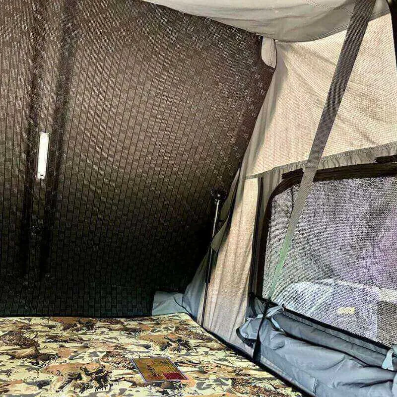 Eezi-Awn Sabre Hard Shell Roof Top Tent
