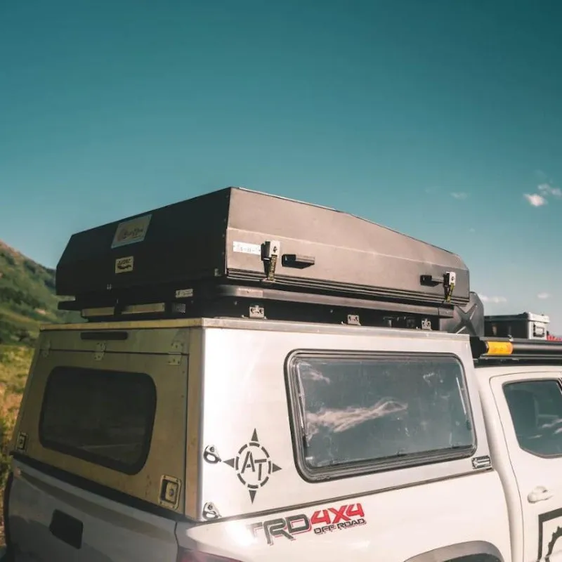 Eezi-Awn Sabre Hard Shell Roof Top Tent