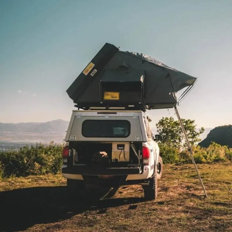 Eezi-Awn Sabre Hard Shell Roof Top Tent