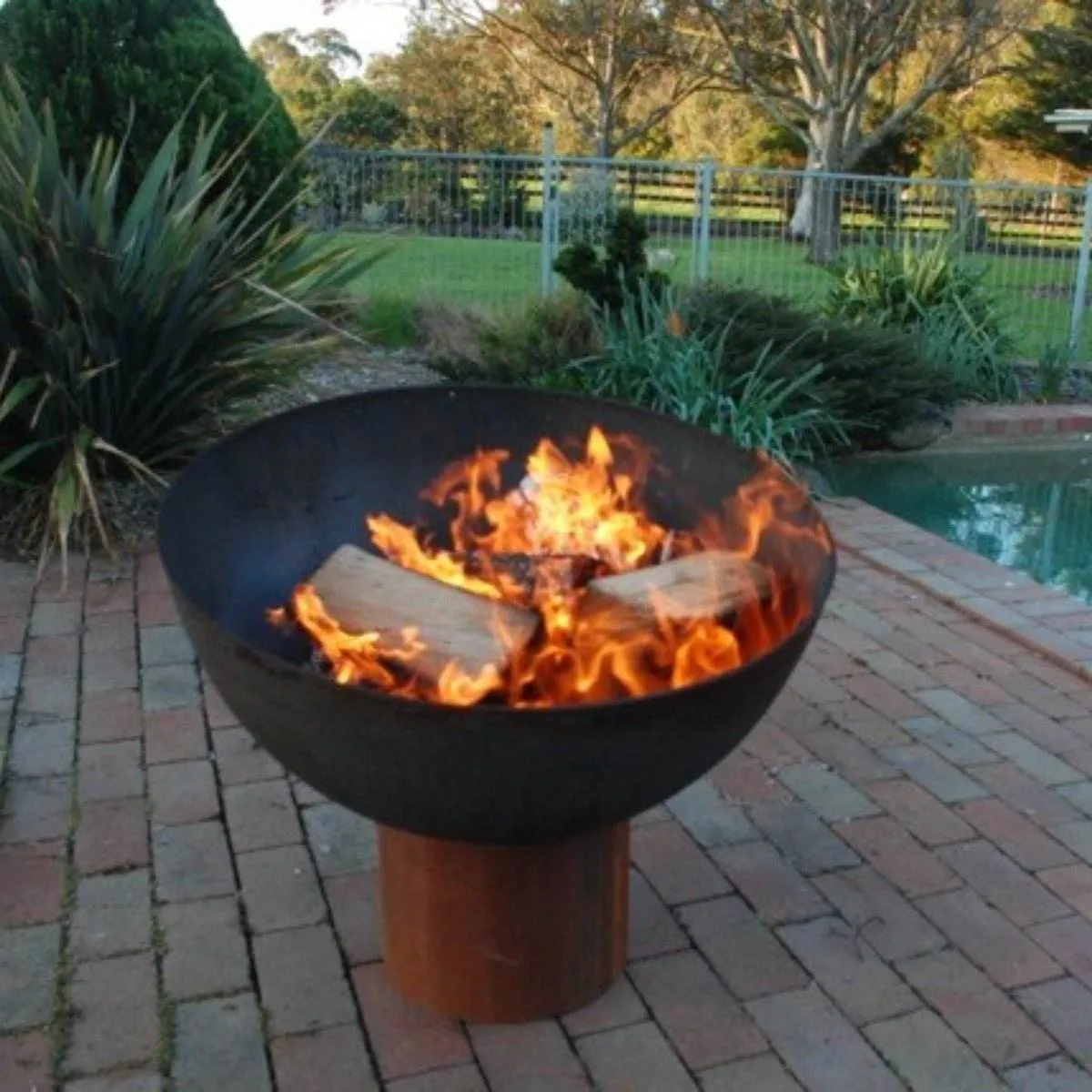 Goblet Cast Iron Fire Pit