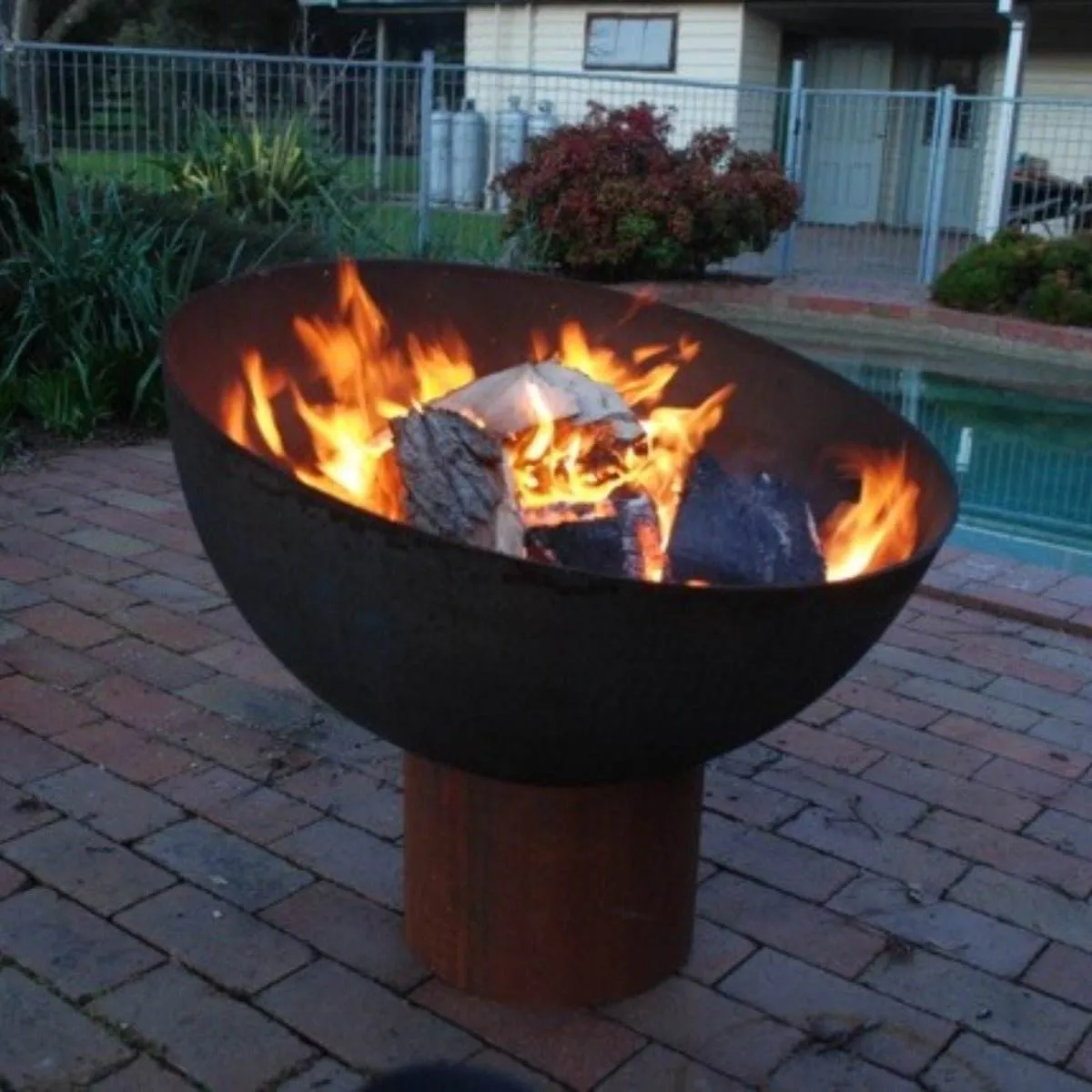 Goblet Cast Iron Fire Pit