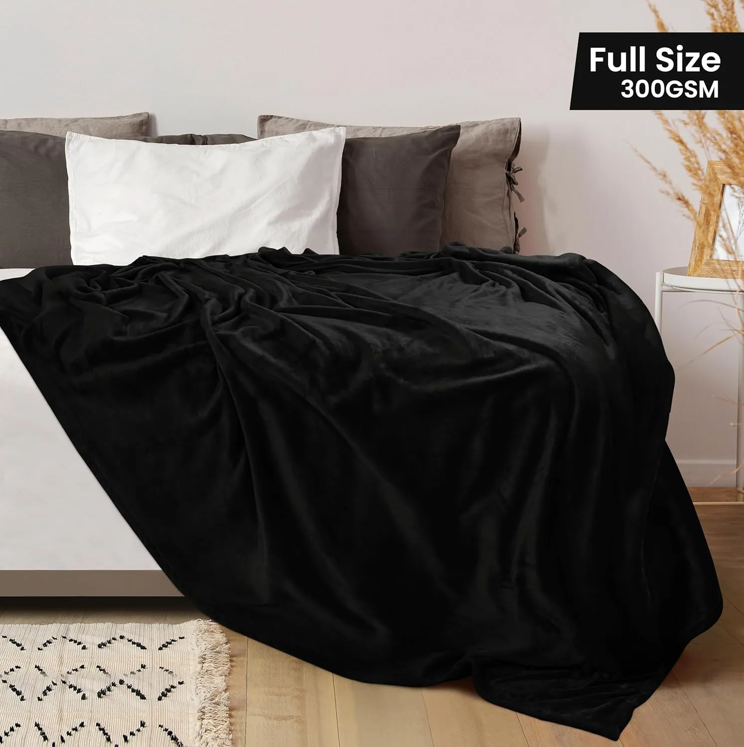 Utopia Bedding Fleece Blanket Full Size Black 300GSM Luxury Fuzzy Soft Anti-Static Microfiber Bed Blanket (90x84 Inch)