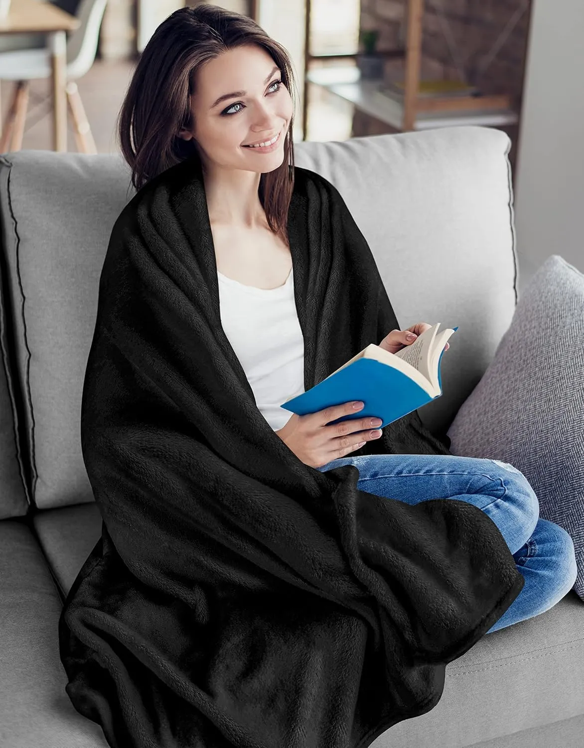 Utopia Bedding Fleece Blanket Full Size Black 300GSM Luxury Fuzzy Soft Anti-Static Microfiber Bed Blanket (90x84 Inch)